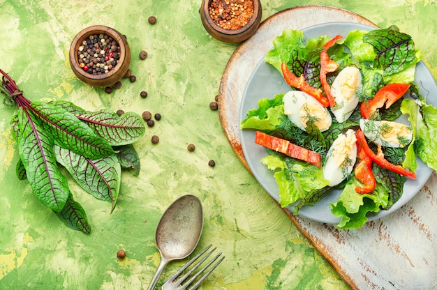 Vegetable salad with egg