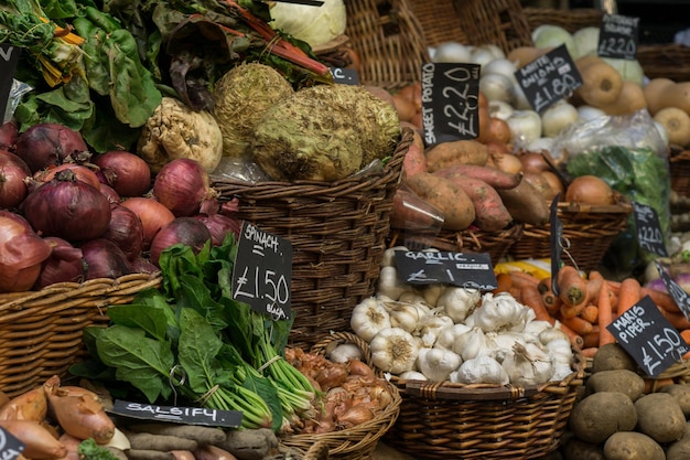 Foto verdure per la vendita in bancarella di mercato