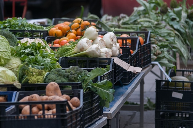 Photo vegetables for sale at market stall