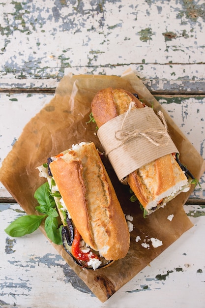 Фото Вегетарианский сэндвич с багетом