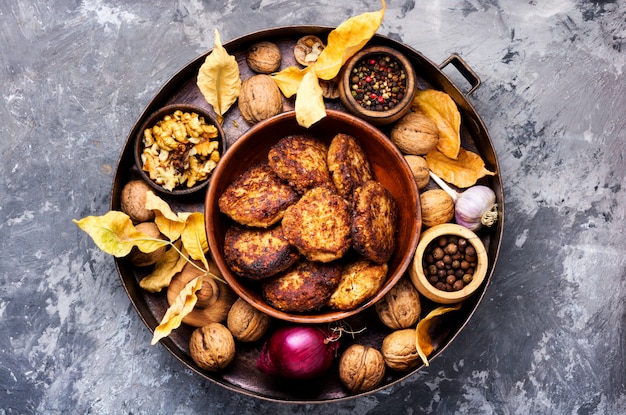 Cotoletta vegetariana di noci