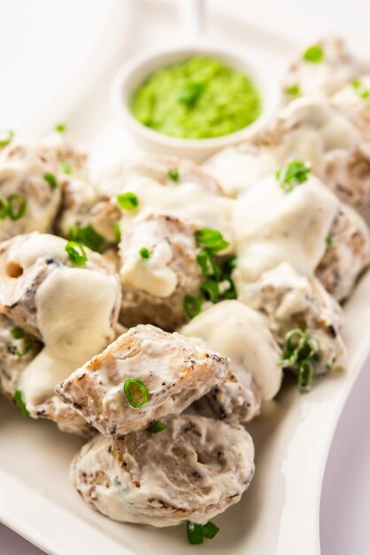 ベジタリアン・ソヤ・マライ・チャップ (Vegetarian Soya Malay Chap) は,白いクリーム状のソースで作られたソヤ・チャップです.