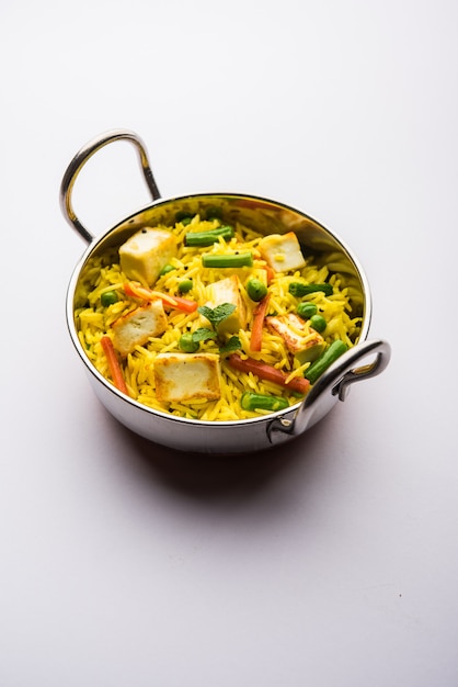 Vegetarische paneer biryani of Panir Pulav, populair Indiaas eten