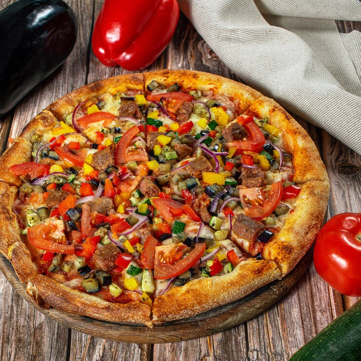 Vegetarische pizza met aubergine en courgette