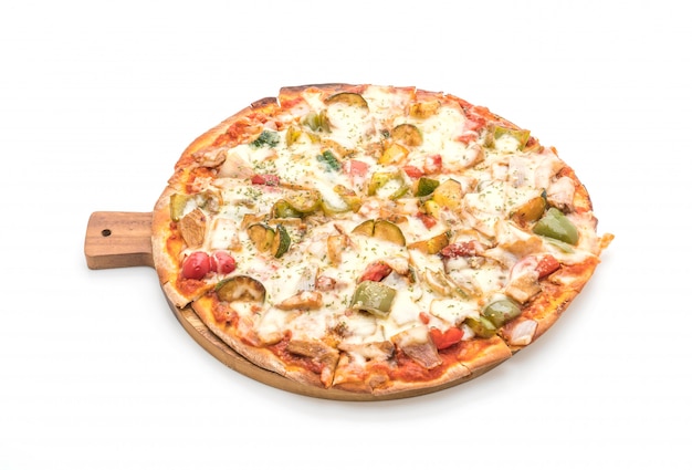 vegetarische pizza op witte achtergrond