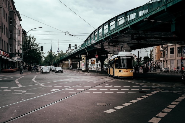 Foto veicoli su strada in città