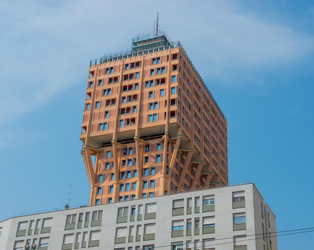 Foto la torre velasca di milano