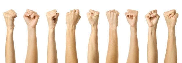 Vele afbeeldingen van een vrouwelijke blanke hand met een Franse manicure die een vuistgebaar toont