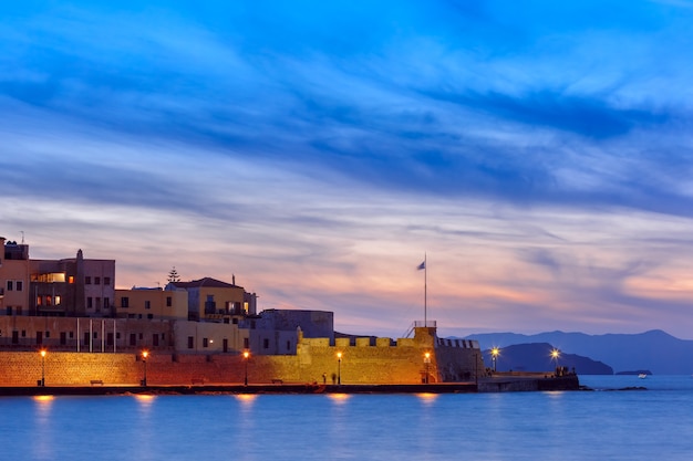 Venetiaanse haven bij zonsondergang, Chania, Kreta, Griekenland