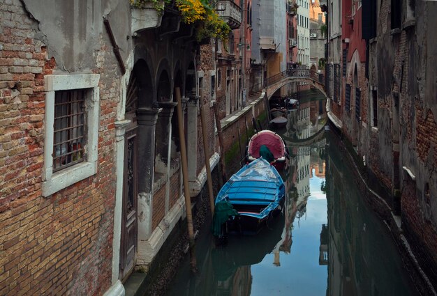 Venetië is een unieke stad aan het water, de meest verbazingwekkende en mysterieuze in Italië