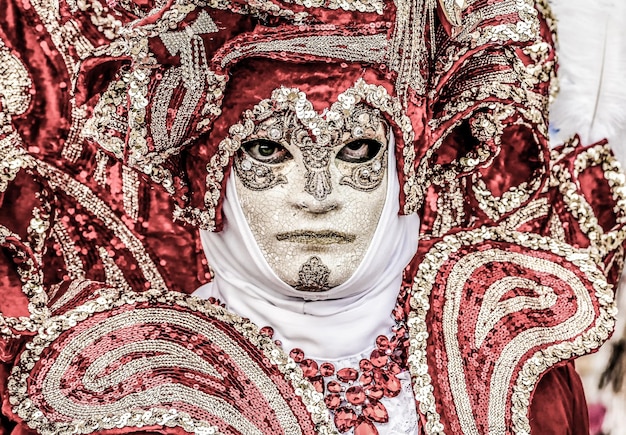 Foto maschera di carnevale di venezia durante il carnevale a venezia italia