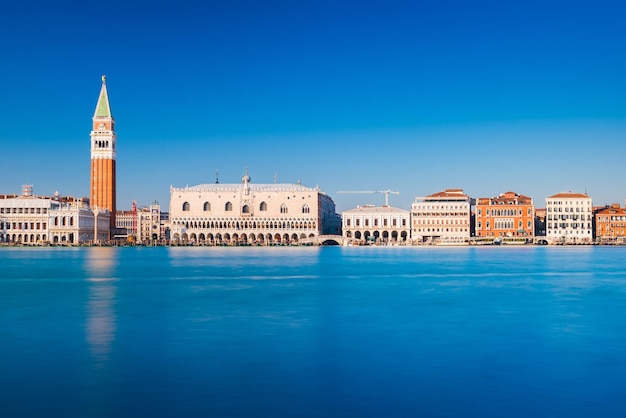 Городской пейзаж Венеции, Италия. Фотография с длительной выдержкой. Вид на площадь Сан-Марко