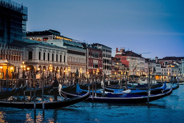 Photo venice gondola parking