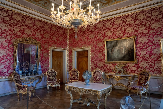 Venice, Italië - 30 juni, 2018: Panoramisch uitzicht op het interieur van de zaal en kunst in het Dogenpaleis (Palazzo Ducale) is een paleis gebouwd in Venetiaanse gotische stijl op Piazza San Marco