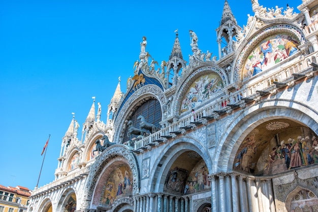 イタリア、ベニス。サンマルコ寺院の眺め