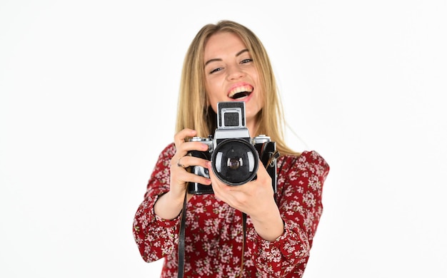 Verander je creativiteit in een carrière. Vakkundige fotograaf. Meisje neemt foto met retro camera. Camera instellingen. Verdien geld met je creativiteit. Verkoop je foto's. Technologieconcept. Vrouwenwerk met camera.