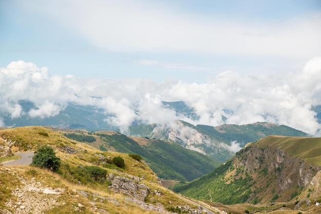 Verbazingwekkend uitzicht op de zonsondergang op het nationale park van het Durmitor-gebergte mediterraan montenegro balkan europa bri