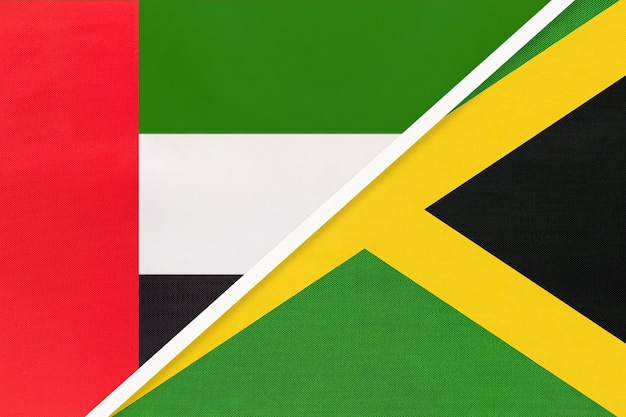 Verenigde Arabische Emiraten of VAE en Jamaica, symbool van twee nationale vlaggen van textiel.