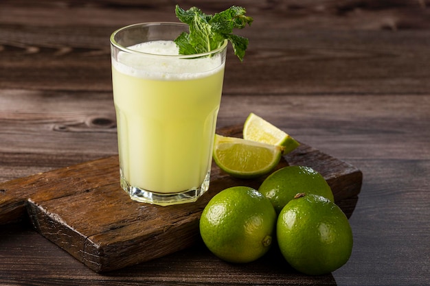 Verfrissende limonade met munt Limonade zomerdrankje