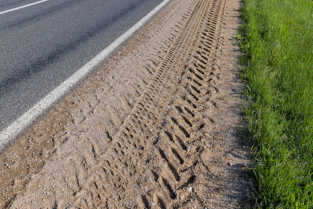 Verharde weg voor autoverkeer