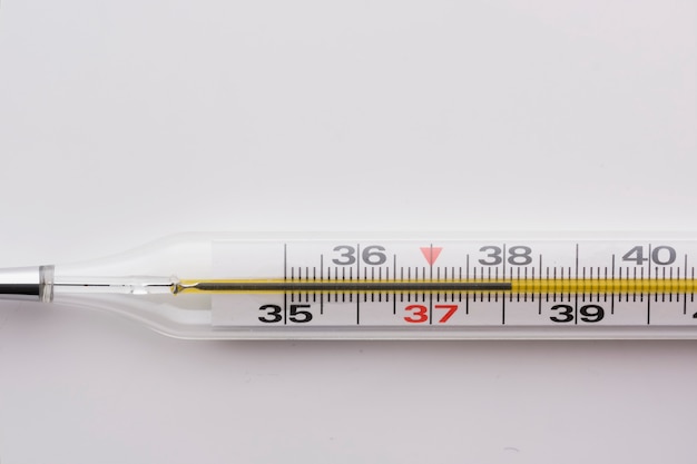 verhoogde temperatuur op een kwikthermometer