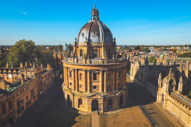 Verhoogde weergave van Radcliffe Camera is de extra leeszaal voor de Bodleian Library in Oxford, Engeland