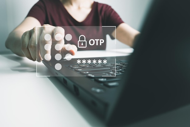 Проверка информации одноразовым паролем OTP на смартфоне