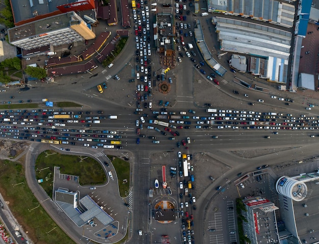 Verkeersopstopping op de wegen van Kiev. Oekraïne.