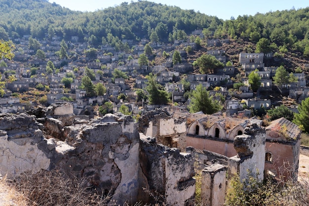 Verlaten dorp in turkije fethiye kayakoy