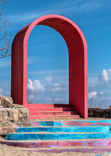 Verlaten gebouw aan het Wild Beach in Odessa, Oekraïne