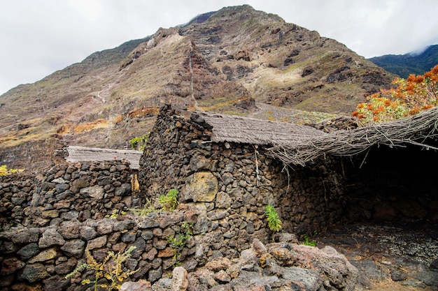 Verlaten huizen op het eiland El Hierro