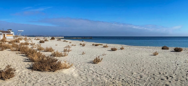 Verlaten Lanzheron-strand in Odessa, de Oekraïne