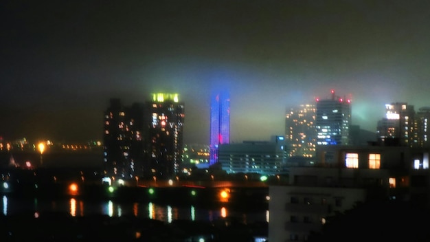 Foto verlicht stadsbeeld 's nachts