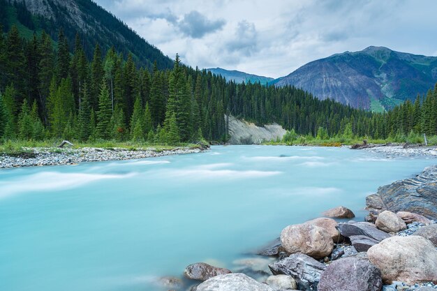 Photo vermillion river at the numa falls canada