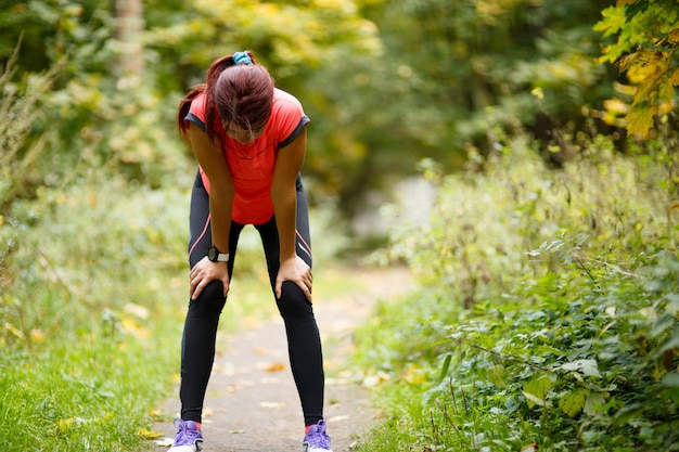 Vermoeide vrouw na het sporten