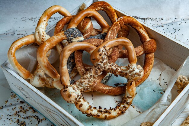 Vers bereide huisgemaakte zachte pretzels