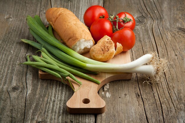 Vers brood en groenten