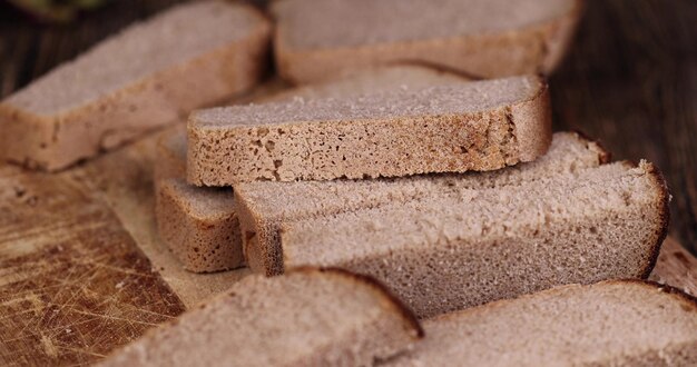 vers brood met een mengsel van tarwe- en roggemeel