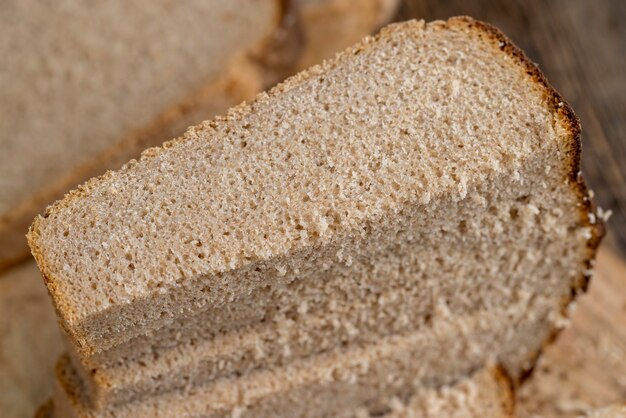 vers brood met een mengsel van tarwe- en roggemeel