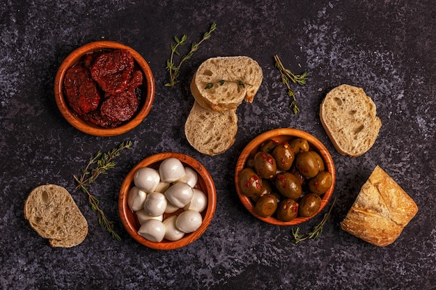 Vers brood met snacks