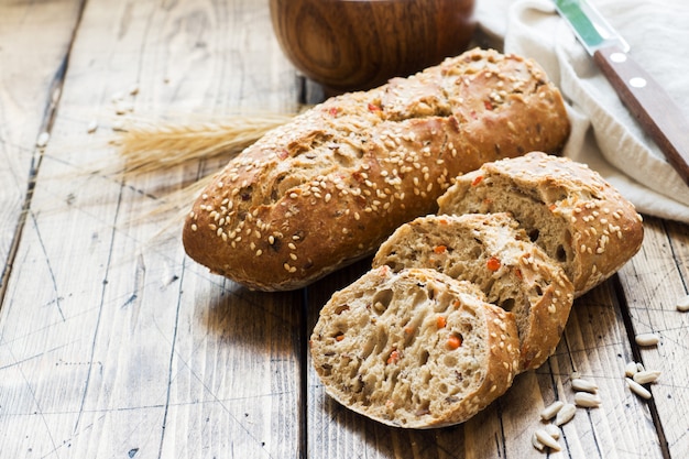 Vers brood met zonnebloempitten