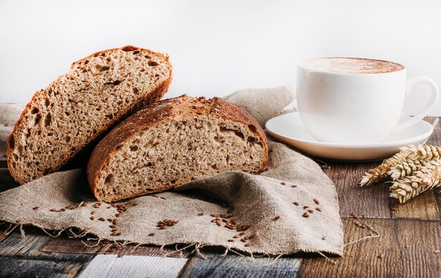 Vers brood op houten achtergrond