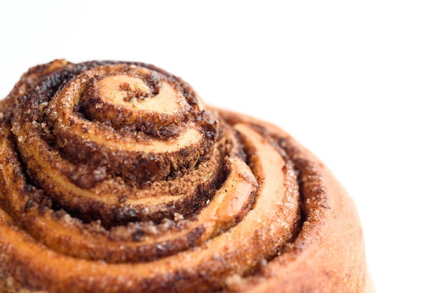 Vers gebakken broodje met maanzaadfood close-up Macrovoedsel