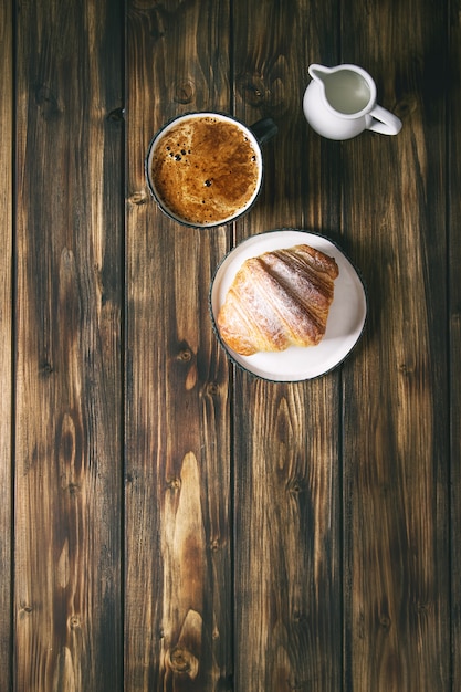 Vers gebakken croissant