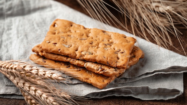 Vers gebakken plat meergranenbrood