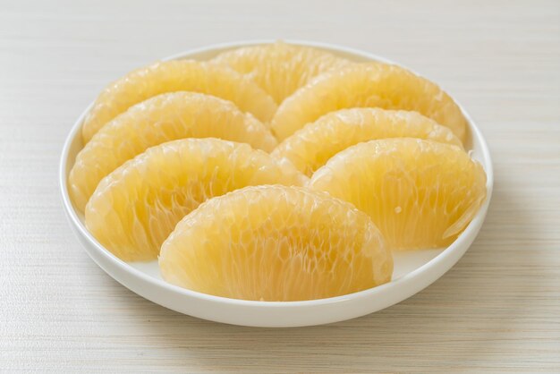 Vers geschilde pomelo-grapefruit of shaddock