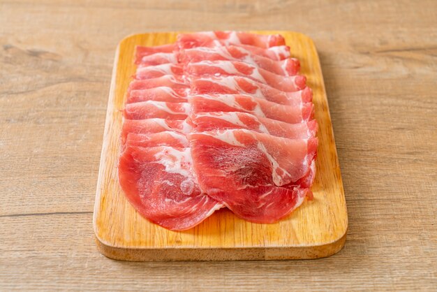 vers gesneden rauw varkensvlees