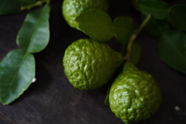 Vers groen bergamot thais kruid voor kuuroord