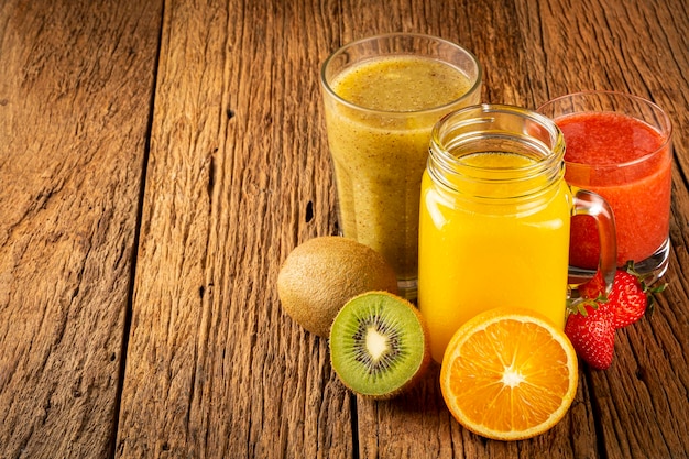 Verscheidenheid aan vruchtensappen fruitsmoothies