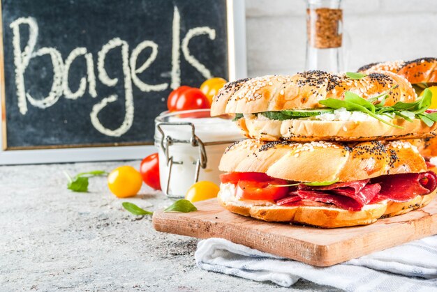 Verscheidenheid aan zelfgemaakte broodjes broodjes